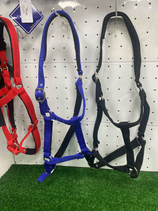 Недоуздок новый -Ч-